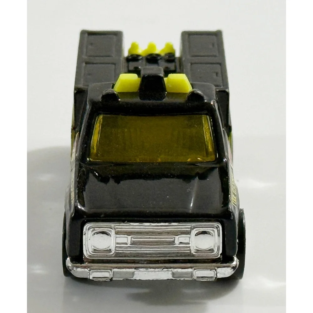 Hot Wheels Biohazard Removal Truck Kids 1:64 Black Emergency Unit 3 1974 Base